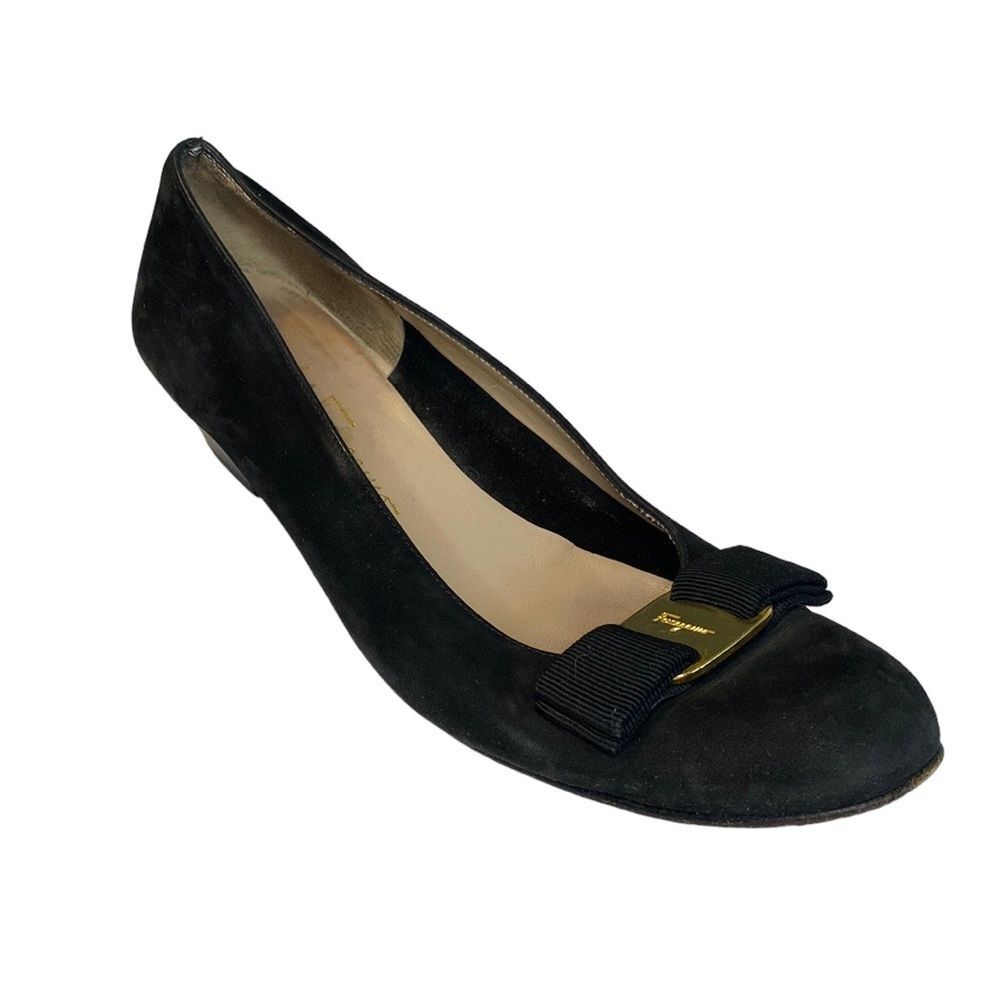 Salvatore Ferragamo Suede Vera Bow Low Heels Size 8